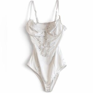 Revamped - Elegant White Lace Bodysuit